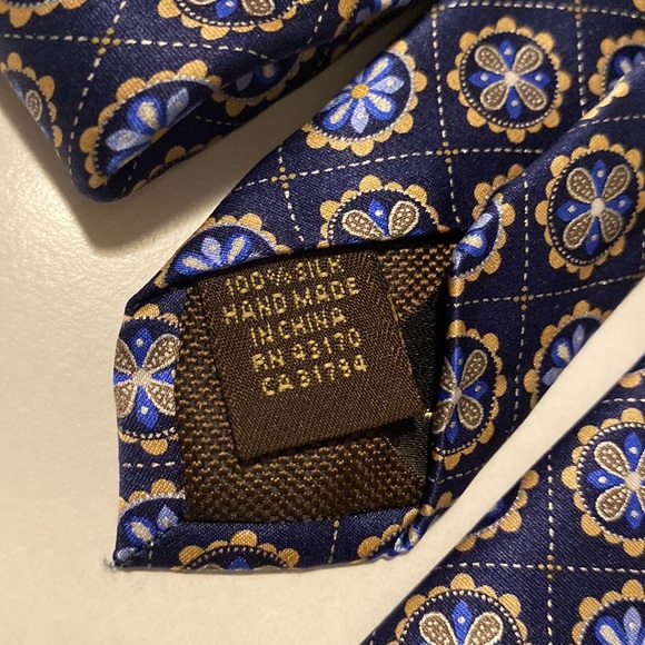Tasso Elba Blue and Gold 100% Silk Neck Tie - Picture 5 of 5